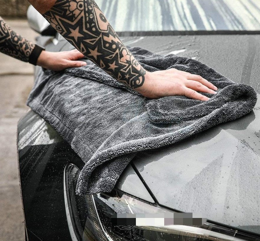 SUPERUPIJAJUĆI PEŠKIR ZA AUTO
